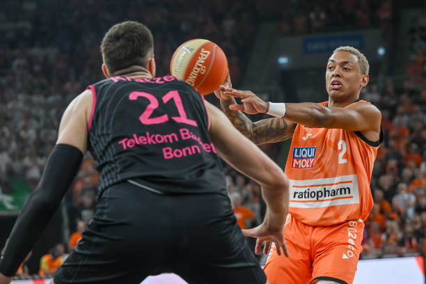 使得比赛的 使得比赛的