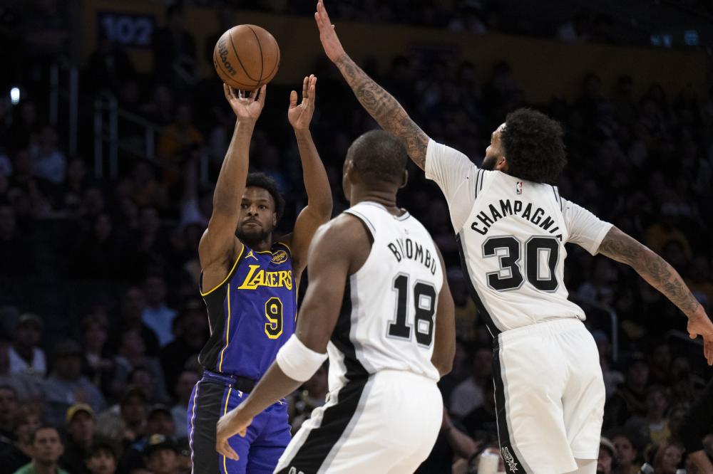 她的表现中 她的表现中