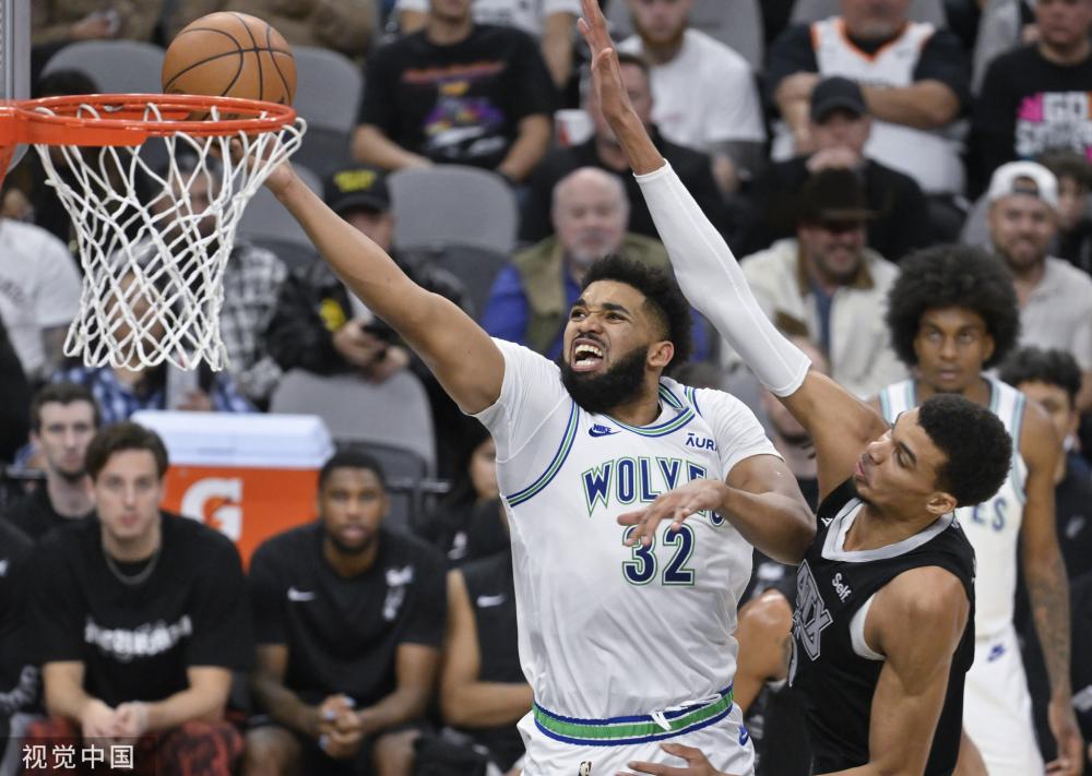 后防线的坚 后防线的坚