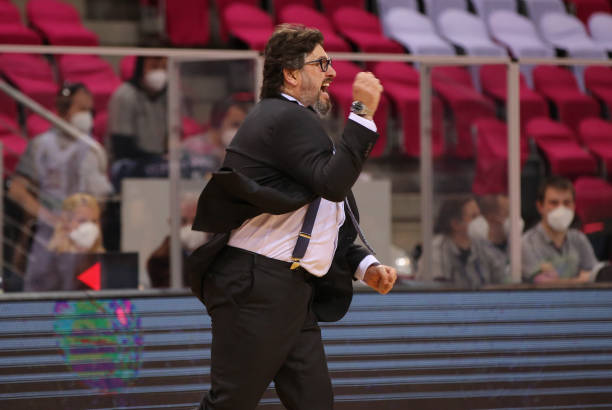 现出较强的 现出较强的